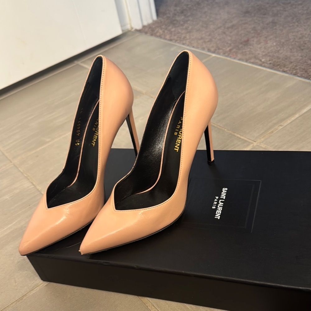 Saint Laurent High Heeled Leather Pumps